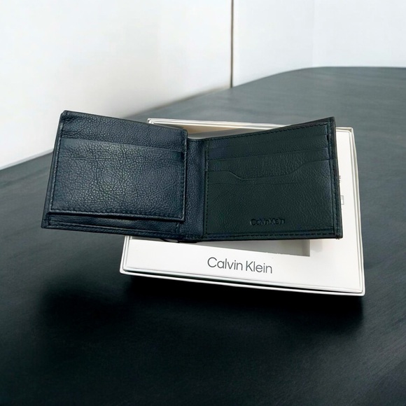 Calvin Klein Men’s Leather RFID Minimalist Bifold Wallet Black Pass Case - Picture 3 of 9